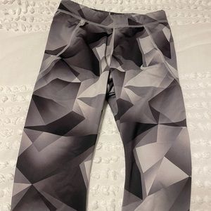 Nike running leggings with pockets